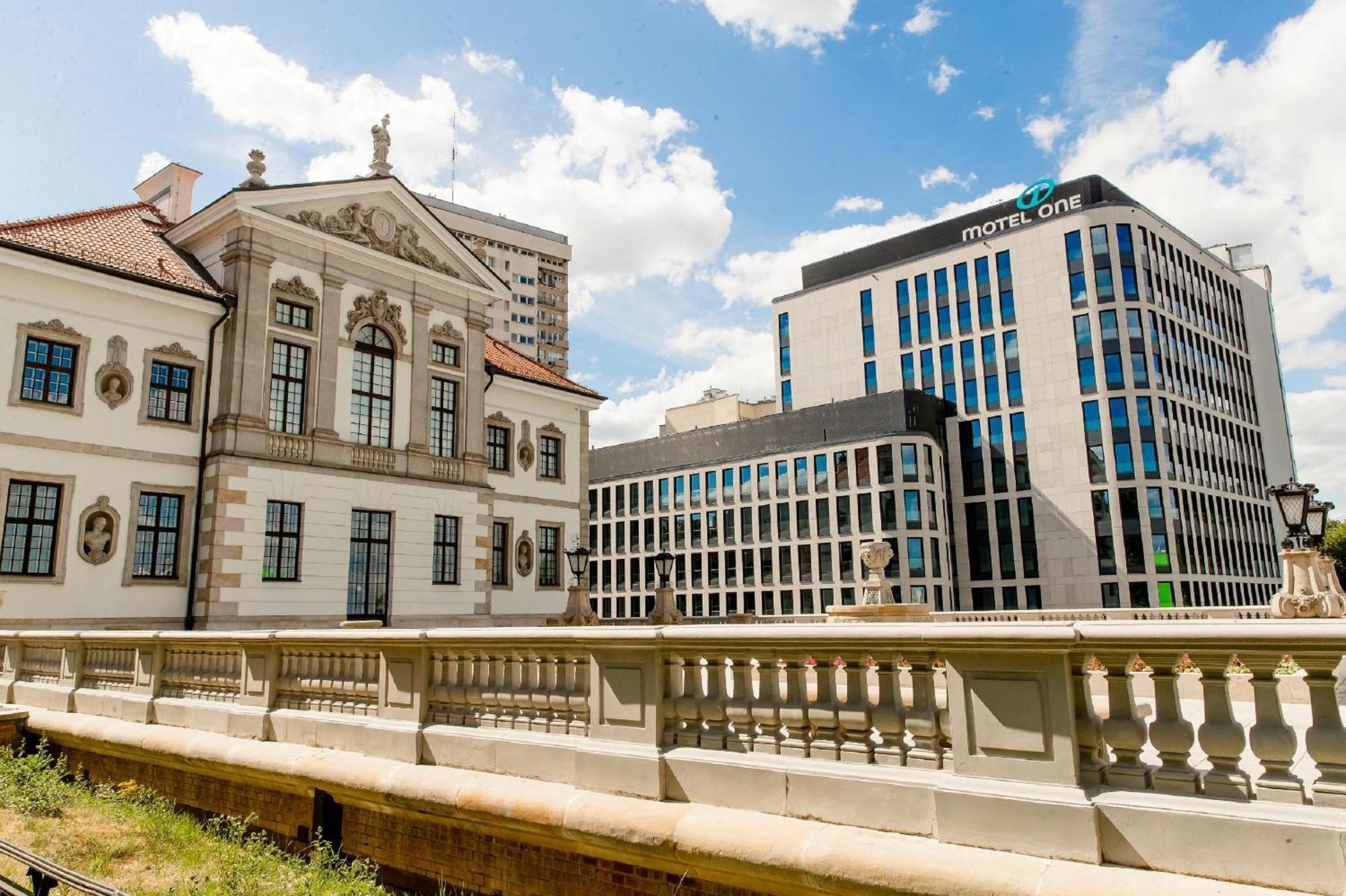 One Warsaw-chopin 3* Warschau
